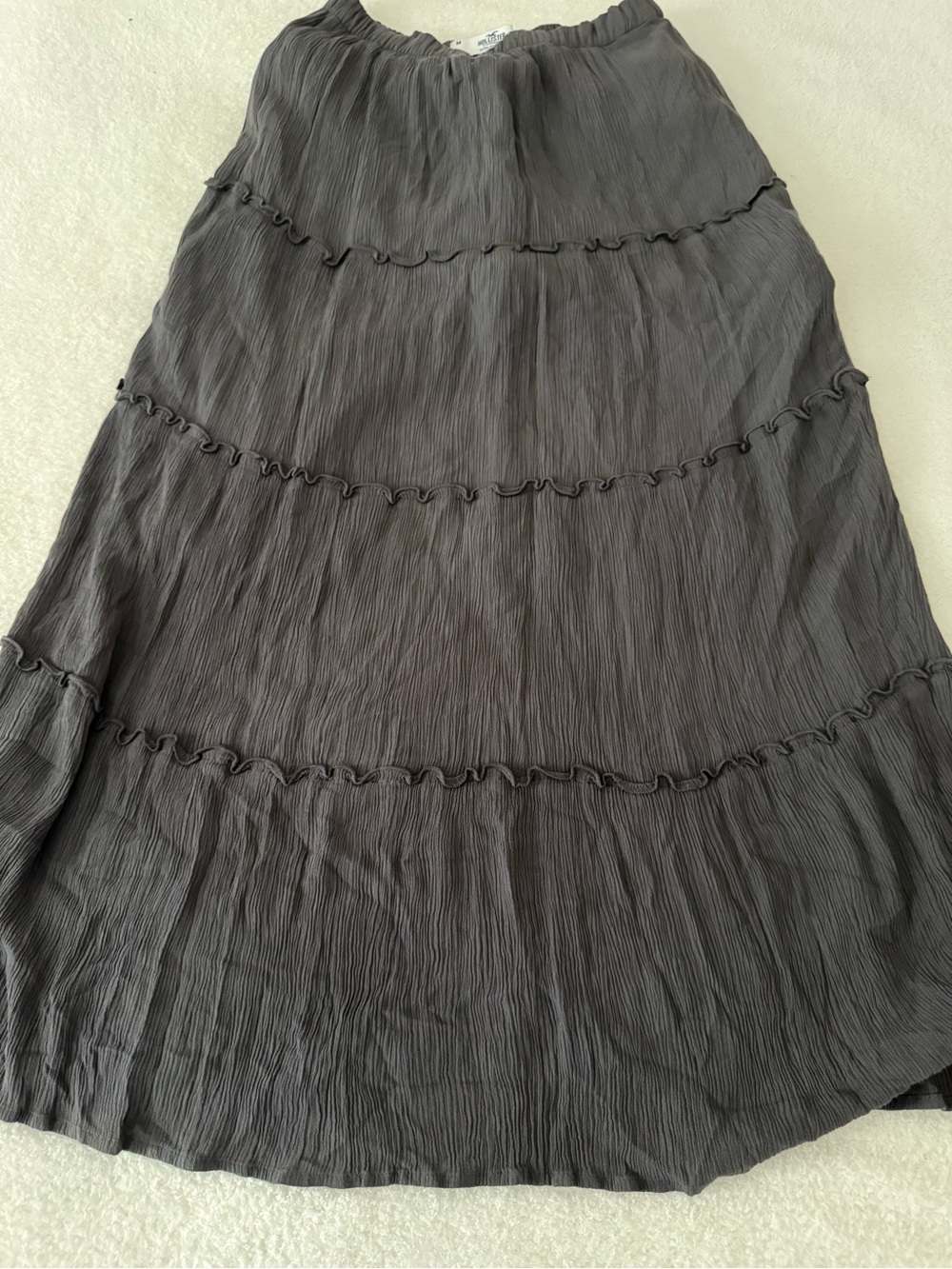 Hollister Tiered Crinkle Maxi Skirt - Charcoal Gray
